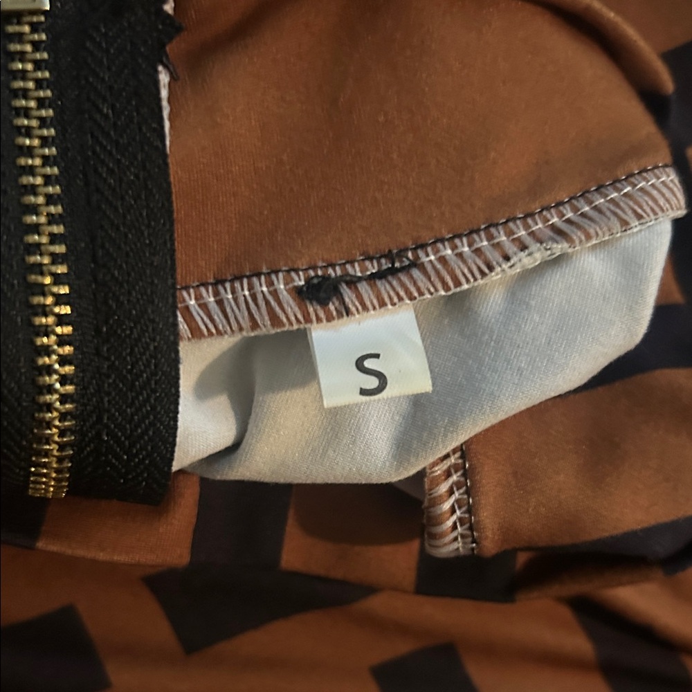 Geometric Patterned Brown and Black Dress - Picture 4 of 4